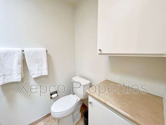 Building Photo - 76675 Sandpiper Dr