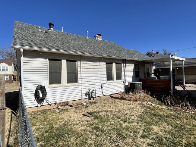 Building Photo - 2BD HOME IN CENTRAL NW OKC! Move in Ready with a large garage and loft! Coming soon!