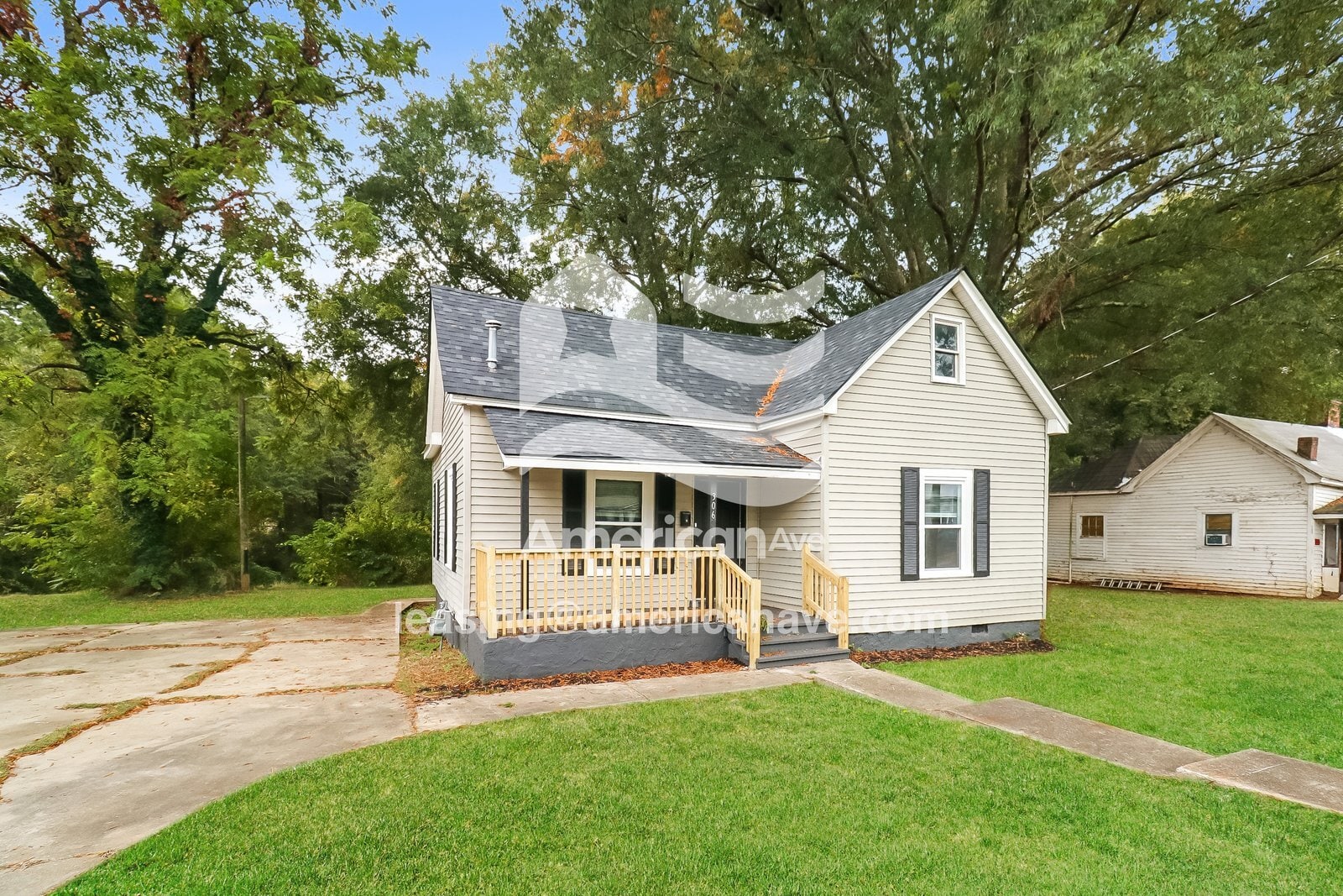 Building Photo - 306 Sycamore St