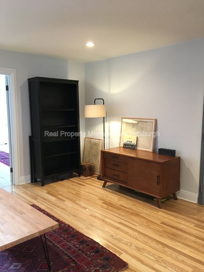 Building Photo - 5619 E Liberty Blvd