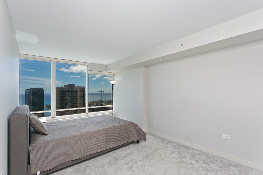 Primary Bedroom - 1009 Kapiolani Blvd