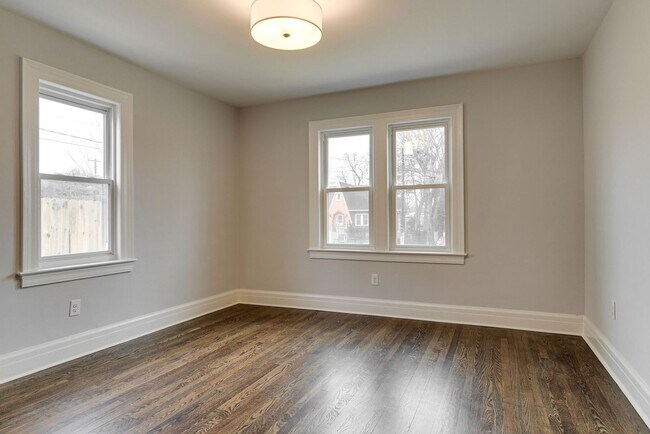 Building Photo - Charming Renovated East Nashville Home wit...