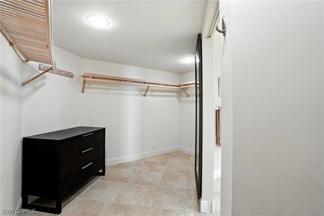 Building Photo - 20 Seagate Dr