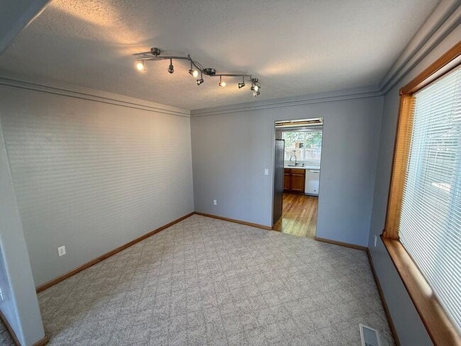 Building Photo - 757 Sphinx Ct NE