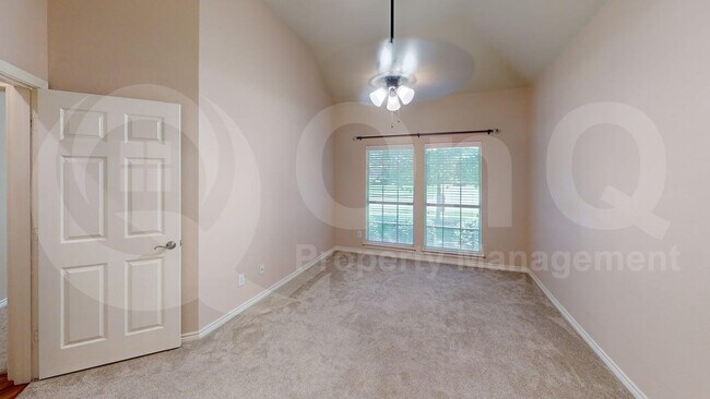 Building Photo - 2110 Pecan Ridge Dr