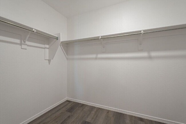 Building Photo - 1536 E Demain Dr