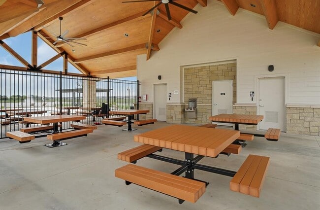 Building Photo - 4911 Pne Hvn Ln