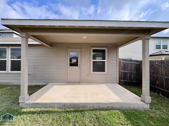 Building Photo - Charming 3-Bedroom, 2-Bathroom Oasis Nestled in the Vibrant Heart of San Antonio, Texas!