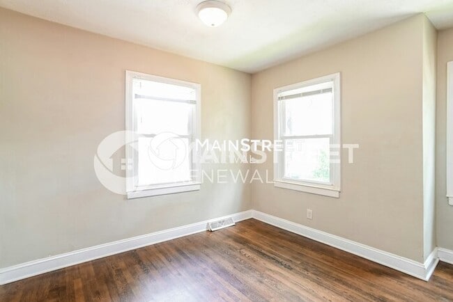 Building Photo - 3 Bedroom Pet-Friendly Home in Charlotte, NC with Main Street Renewal