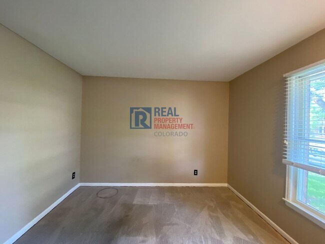 Building Photo - 5932 S Dayton Ct