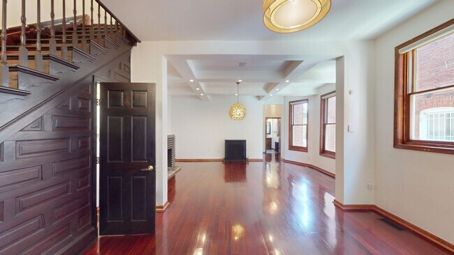 Building Photo - 1814 Park Rd NW