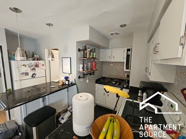 Building Photo - 744 W Gordon Terrace