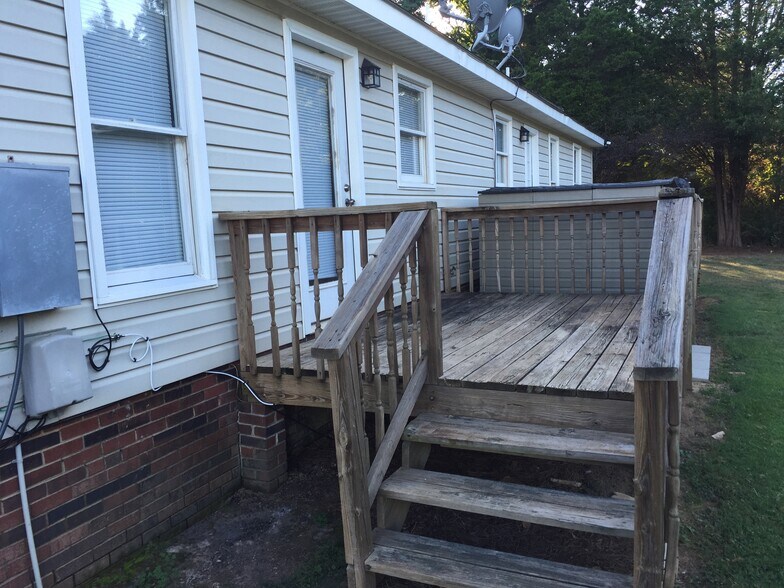 Building Photo - 124 Foursquare Rd