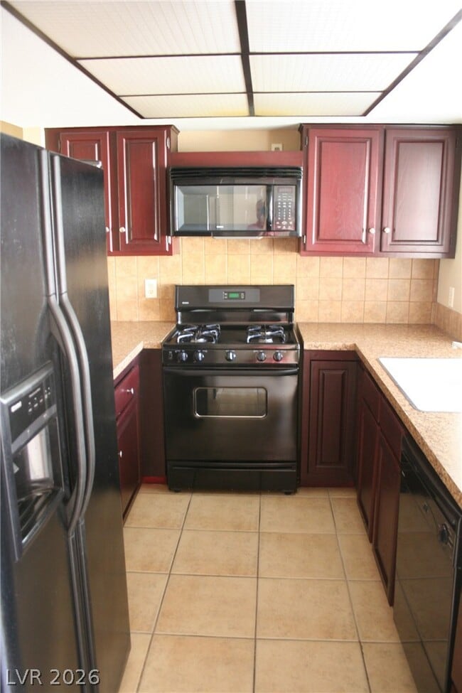 Building Photo - 2894 Lilac Ct