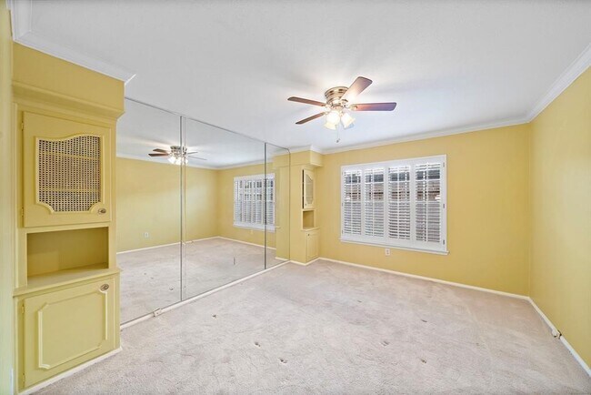 Building Photo - 7600 Burgoyne Rd