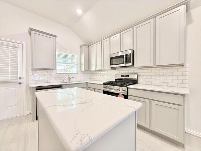 Building Photo - 22858 Ephesus Ave