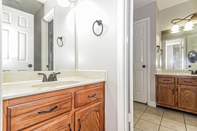 Building Photo - 9587 Chi Chi Ln