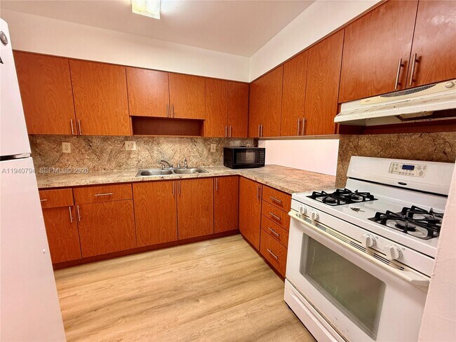 Building Photo - 617 NW 10th St