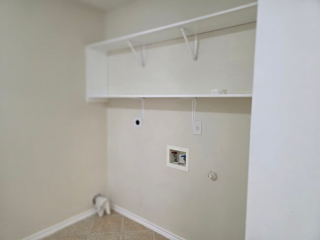 Building Photo - 14227 Wetmore Bend