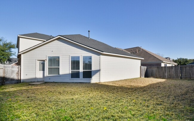 Building Photo - 6614 Halcyon Days Dr