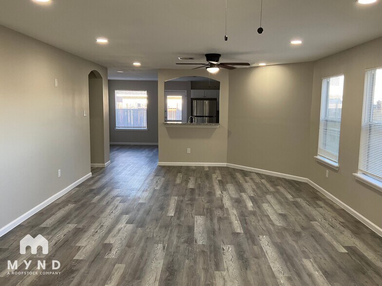 Building Photo - 6015 Barany Ct