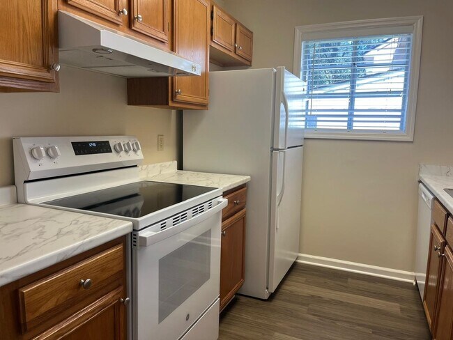 Building Photo - 456 High Point Ln