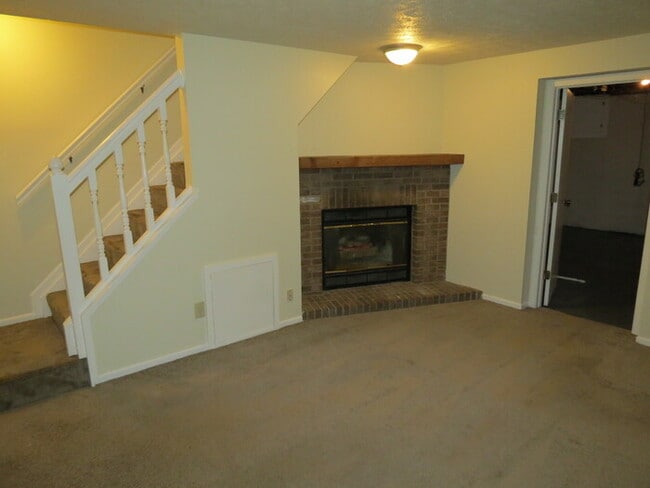 Building Photo - 2269 Hughey Dr