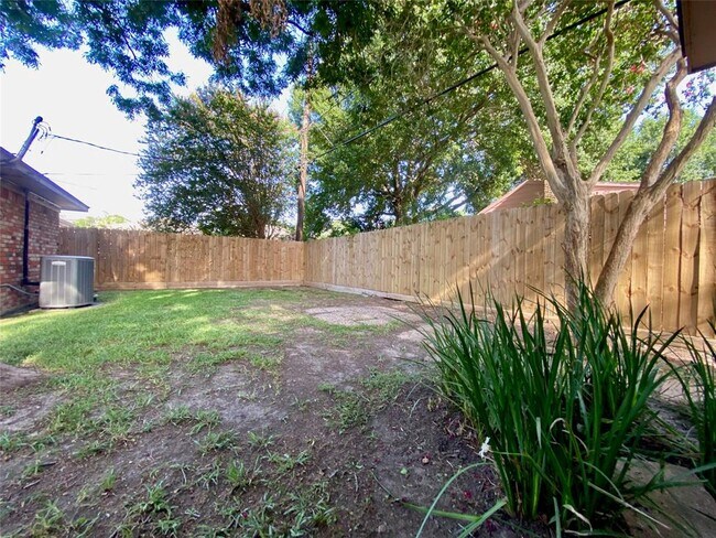 Building Photo - 2206 Tannehill Dr