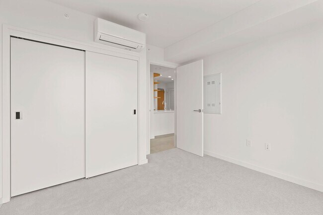 Building Photo - Sky Ala Moana 1bd/1bth/1prk with open views