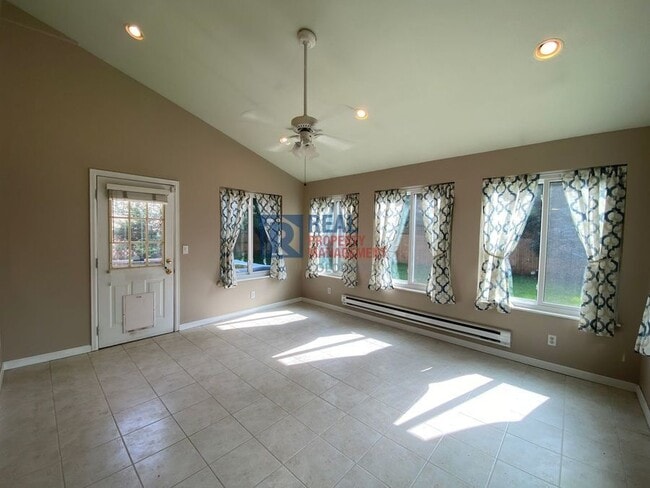 Building Photo - 5932 S Dayton Ct