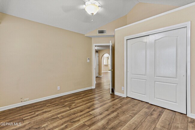 Building Photo - 7229 Golden Hawk Dr
