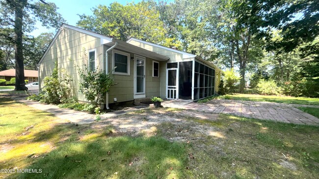 Building Photo - 1409 Wallach Dr