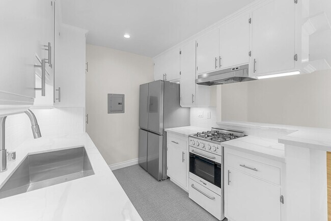 Building Photo - 1701 Washington Way