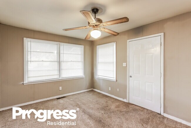 Building Photo - 3128 Latona Dr SW