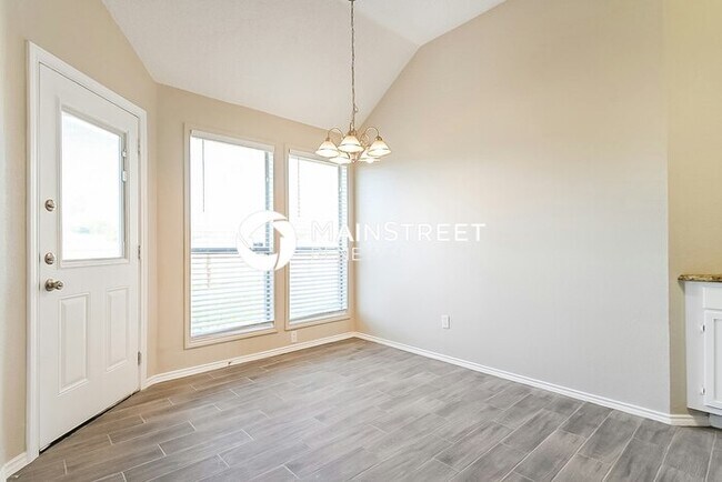 Building Photo - 4 Bedroom Pet-Friendly Home in Glenn Heights, TX with Main Street Renewal