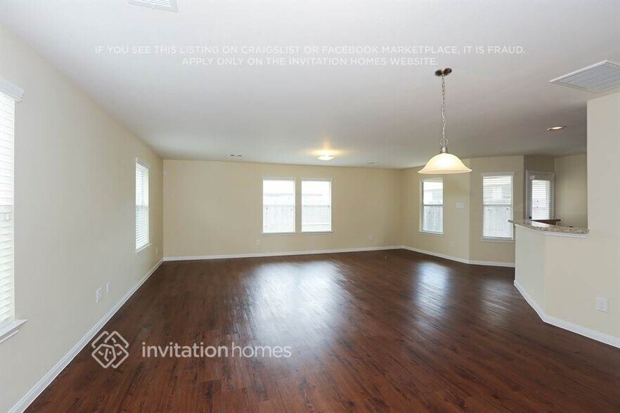 Building Photo - 18747 Dennington Dr