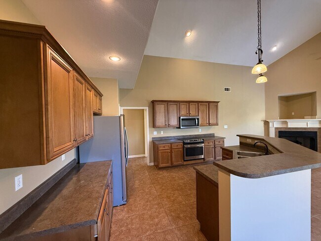 Building Photo - BEAUTIFUL SPACIOUS HOME IN BARTLETT