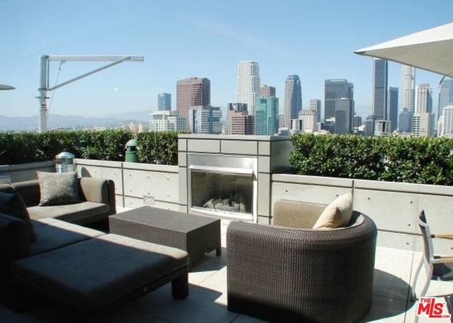 Building Photo - 1155 S Grand Ave