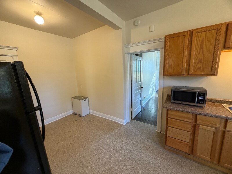 Building Photo - 336 College Ave