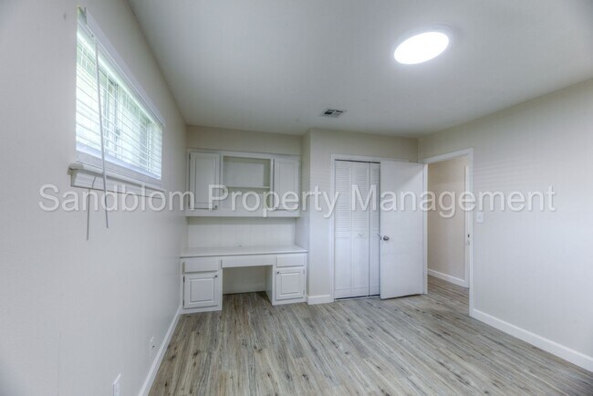 Building Photo - 7510 E 53rd Pl