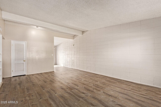 Building Photo - 7045 E Wilshire Dr