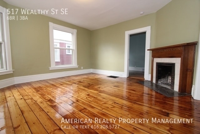 Building Photo - 517 Wealthy St SE