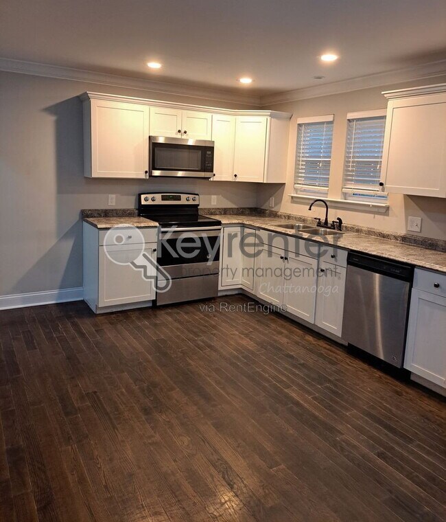 Building Photo - 3583 Crompton St