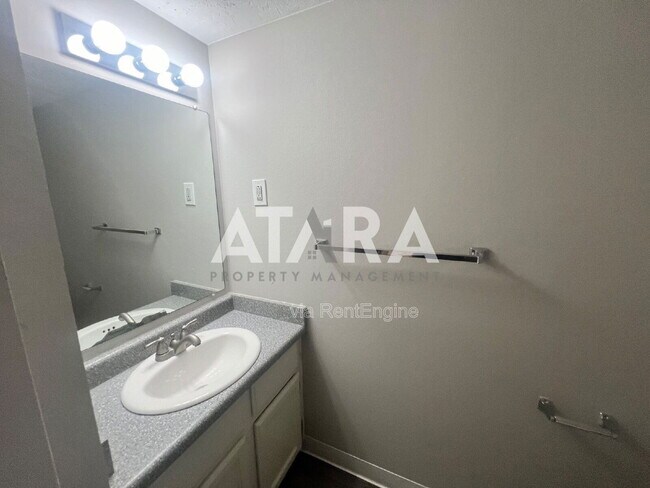 Building Photo - 4247 S Hwy 89