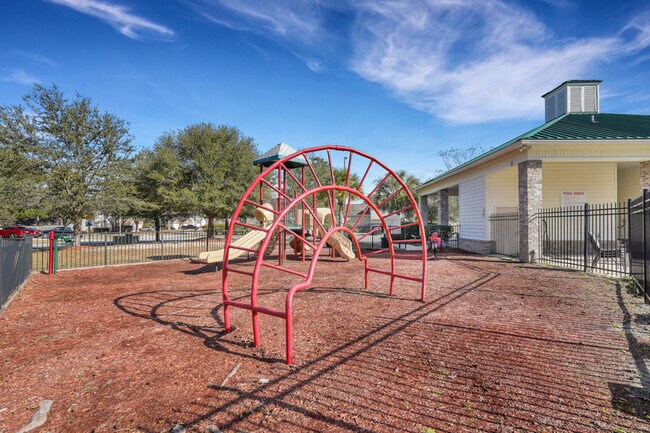 Building Photo - 136 Meadowside Ln