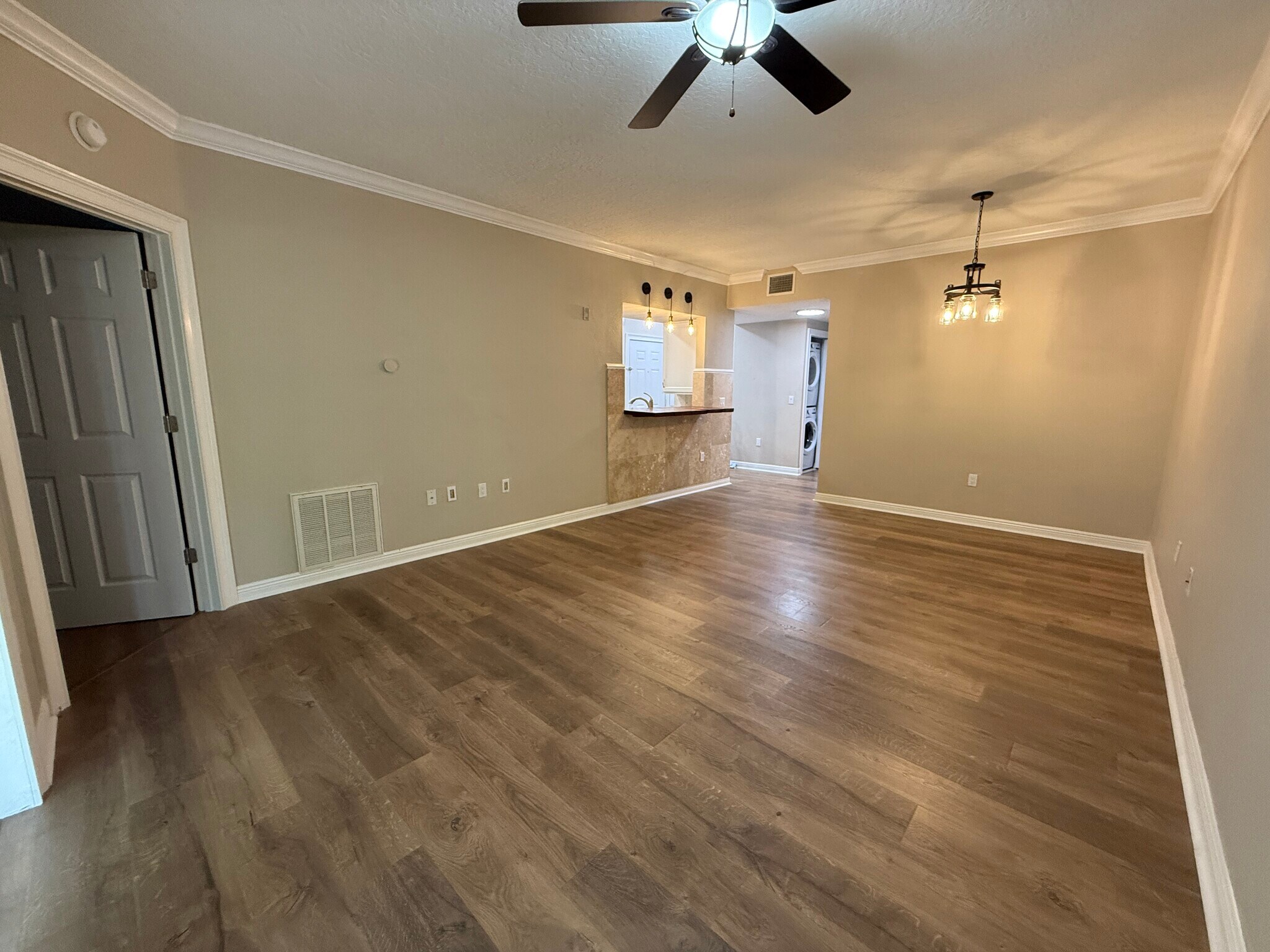 Building Photo - 6018 Portsdale Pl