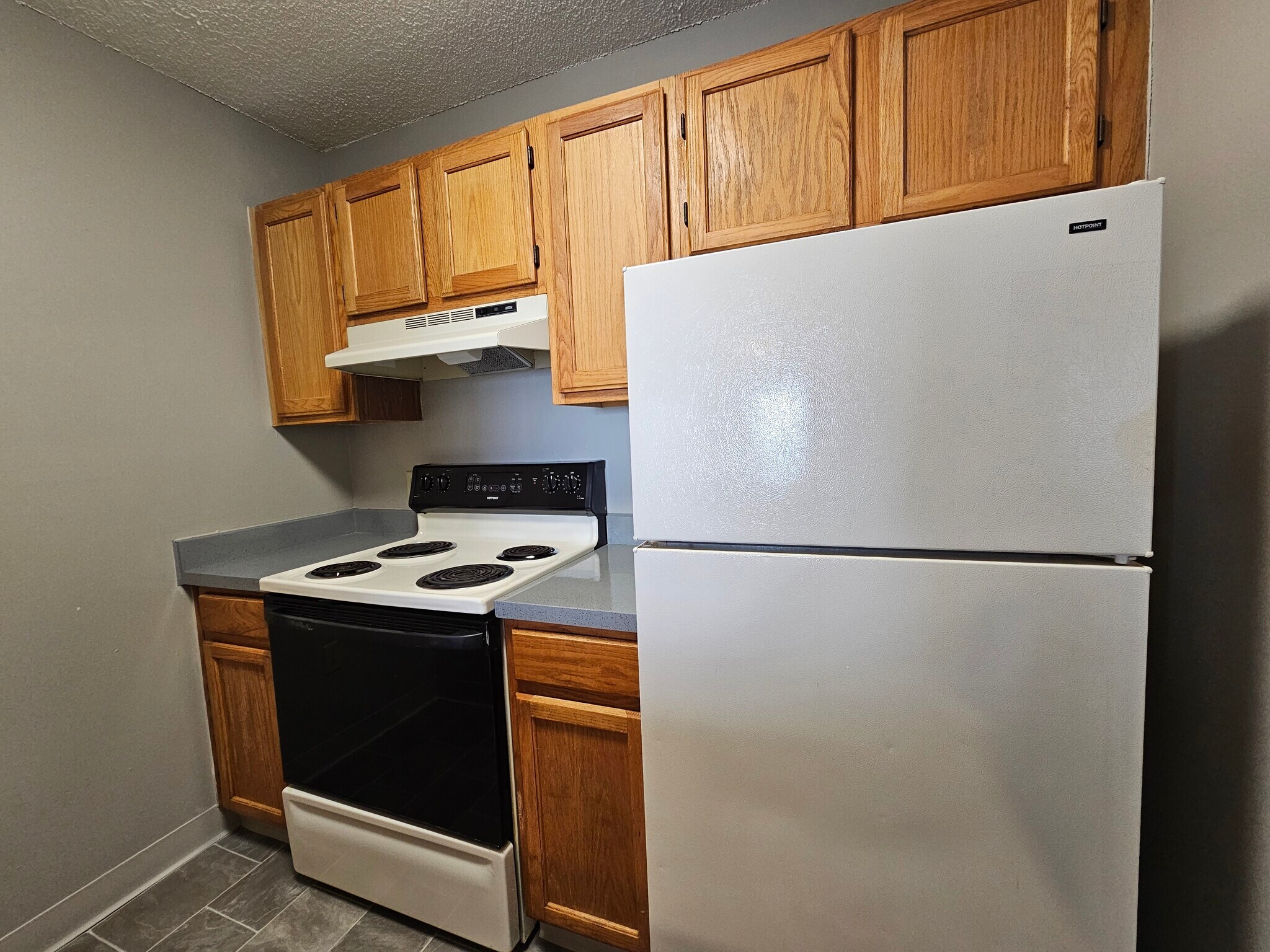 Building Photo - 1 S Point Dr