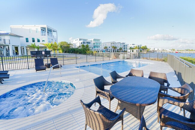 Building Photo - 99 Seaside Ave