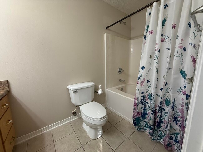 Building Photo - 192 Mary Ln