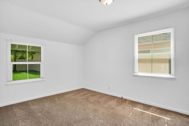 Building Photo - Stunning Northridge 4+2 Single Family House